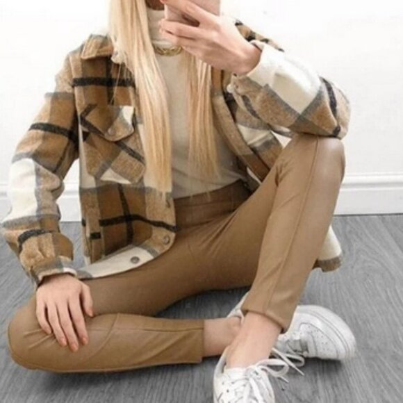 Plaid Flap Pocket detailed button down Overshirt - Picture 5 of 16